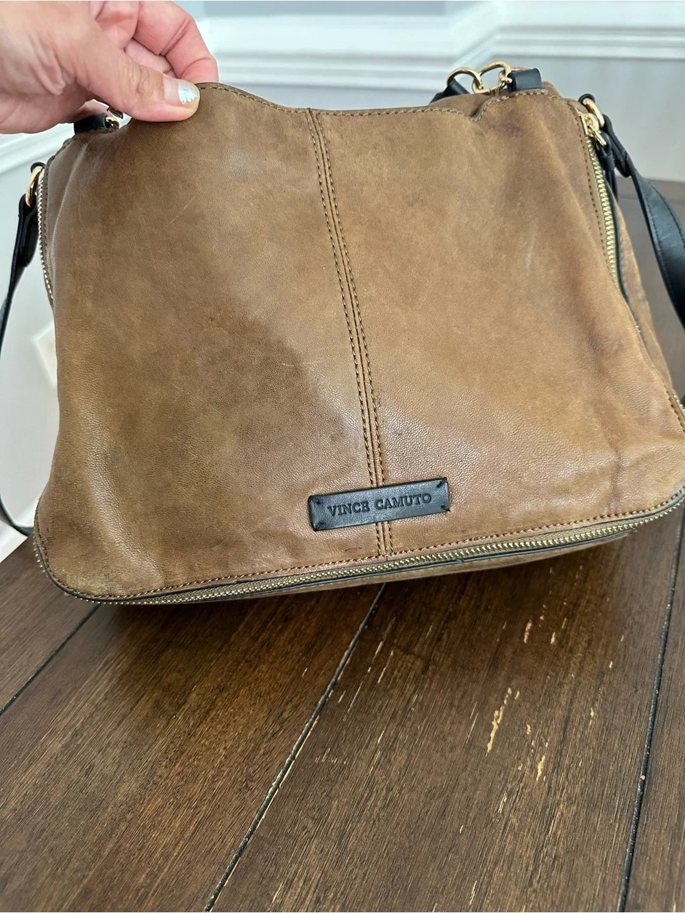 Vince Camuto Zelos flap messenger bag